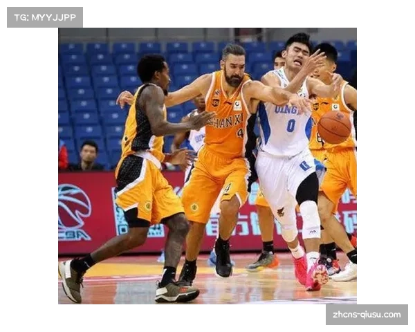 弱队面对强队多采用低位防守 压缩空间迫使对手偏离中路 弱队面对强队多采用低位防守 压缩空间迫使对手偏离中路